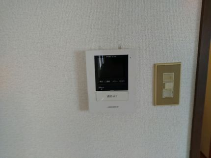 ティーワイシーの【モニターホンで安心感が得られます!】の写真