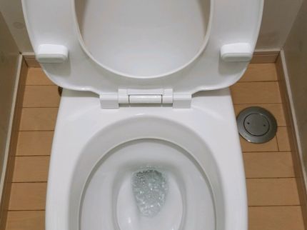 ライフサポートのタンク内のカビ取りまでお任せください!トイレ丸ごとお掃除!の写真