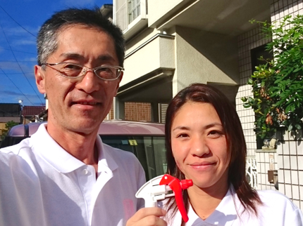 かもしたハウスクリーニングのハウスクリーニング士!天然洗剤使用☆ガラスサッシの汚れ...気になりますよね!の写真