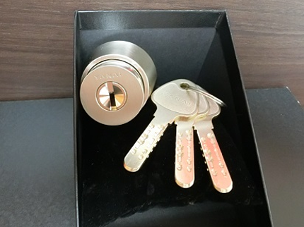 カギとおそうじのカワタケの引越し後の鍵交換、補助錠取付OK 電子錠 が人気です!日程はメッセージでご相談の写真