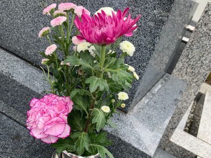 NMCの◎真心を込めてお墓参り代行お伺い致します。お線香お花込みのお値段です。の写真