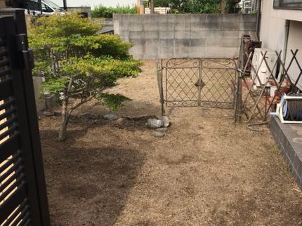 幸楽園のお庭、墓地の除草作業「草刈り機使用」お見積り無料です。お気軽にご相談下さい!!の写真