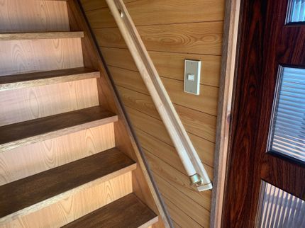 スマイルファクトリーの「転ばぬ先の手摺り」安全・快適な住空間 (当店で手摺り用意できます別途料金加算)の写真