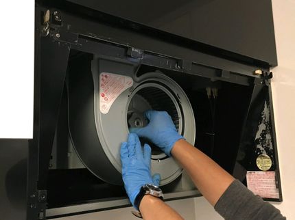 SUNRISEの頑固な汚れもお任せ!専門スタッフが綺麗にクリーニング!の写真