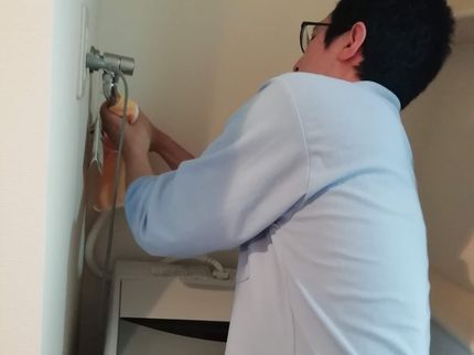 外出・便利屋1KFの1KF洗濯機の設置お顔の見えるお付き合いの写真