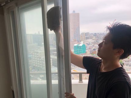 照プロの【年中無休で駆けつけます◎】◎徹底洗浄で光輝く窓に!!の写真