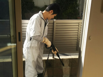 おそうじこころの鳩のフンに困ってませんか?なかなか取れない緑コケもキレイに落としますの写真