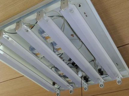 Smiletech Homeserviceの天井直付け照明器具から引掛けシーリング設置 天井埋込蛍光灯バイパスLED 等の写真