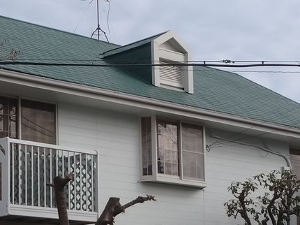ユートピアホームの屋根トタン塗装、金属屋根全般対応します。日本瓦、陶器瓦もおまかせください。の写真