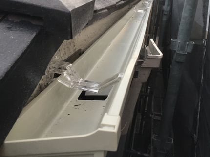 外壁屋根外回り屋さんの雨樋掃除・修理の写真