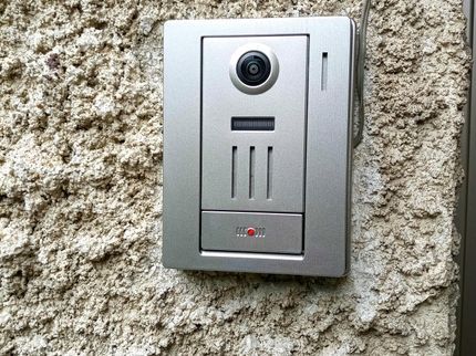 フォースワンのインターホン交換お任せください!電気工事士がお伺いしますの写真