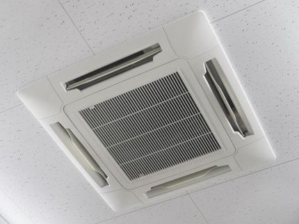 クリナーク 広島店の業務用エアコン / 天井埋込タイプの写真