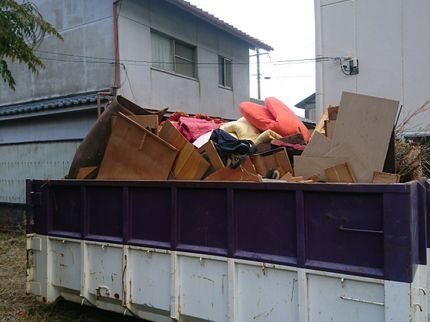 のぼり商店の遺品の整理、仕分け、探索等、また不要品の処分、リサイクル品の買い取り等、の写真