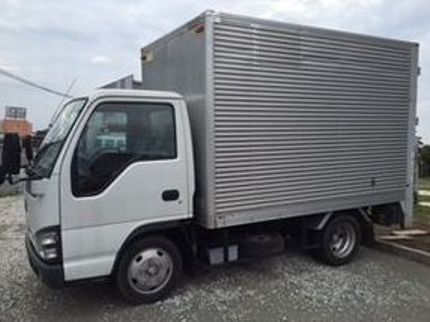 KK.ネットの安心の2トントラック箱車。お引越しのお手伝い致します。近場のお引越しがお得の写真