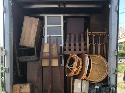 リサイクルートの★不用品回収お任せ下さい(^^)/ 2トン箱ゲート車 積み放題!片付けに行きますの写真