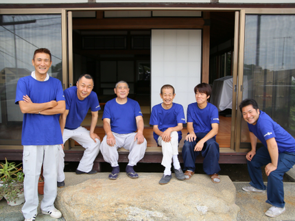 いずみ畳店の三代目、熟練の職人が真心込めて施工致します。の写真