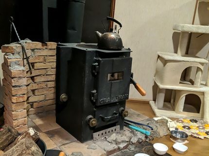 アシストプロ東日本の北国御用達の暖かくクリーンなFFストーブ設置します!ペレットストーブにも対応の写真