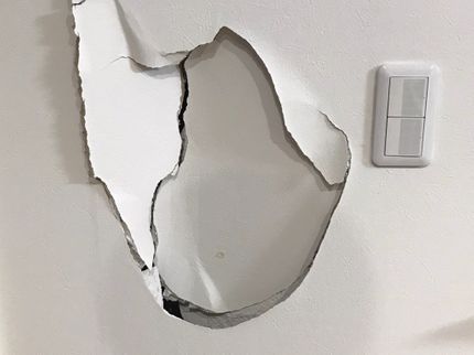 株式会社なごみ美創のクロス張替えならお任せ下さい!の写真