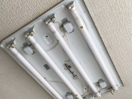 電工設家の蛍光灯からLEDへ交換 / バイパス工事の写真