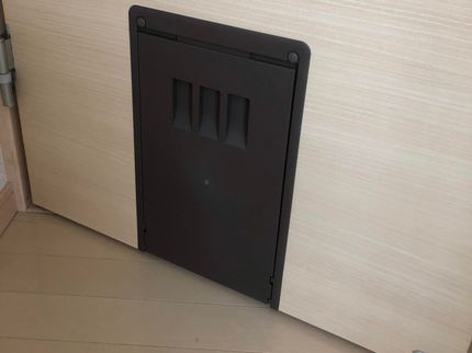 (株)ジャステックのペットドア 取り付けいたします。の写真