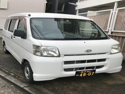 窓フィルム本舗の高圧洗浄と専用洗剤でしっかり手洗い。丁寧かつ迅速な対応を心掛けております。の写真