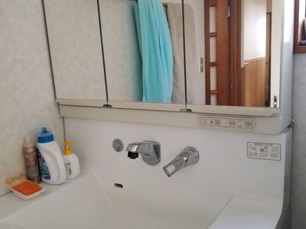 アースエアコンサービスのご迷惑をお掛けして申しわけございません。土日の予約はお早めにお願いいたします。の写真