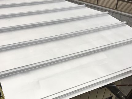 テクニカルジャパン株式会社の専門アドバイザーが責任施工!トタン屋根塗装工事。最適な塗料で屋根塗装を行います!の写真