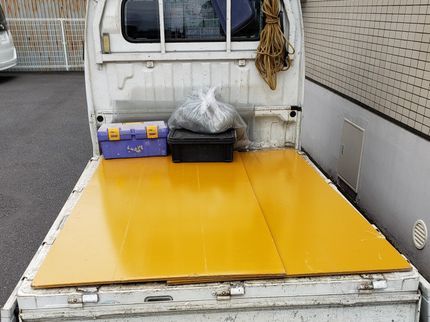 サンライズ企画の軽トラックの上で張替えます。翌日出来上がり!2枚以上から注文受付ます!の写真