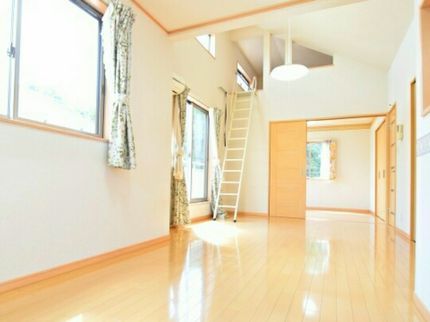 清光ハウスクリーンの入居前、退去後、内見前の空室全体クリーニングの写真
