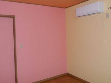 ヒカリインテリアの新座市近郊 6帖壁紙貼替《安心の保険加入済み♪》の写真
