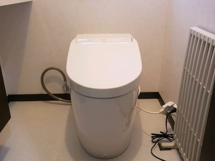 水道リペアGの手持ちの温水洗浄便座交換及び現状回復承ります。回収処分も致します。の写真