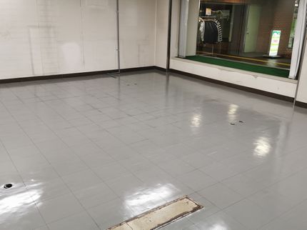 クリーンサポートの【広さで割引有】フロアでイメージ変わります!剥離・WAXお気軽にご相談下さい!の写真