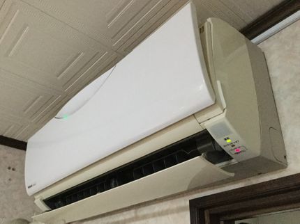 シャインクリーンの山梨県の通常エアコンとお掃除機能付きエアコンのクリーニングはおまかせくださいの写真