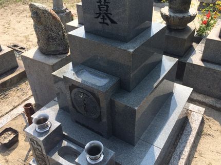 お墓は美しく蘇ります 何でもご相談くださいのお墓再生クリーニングと墓石コーティングの写真