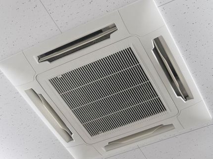 株式会社 クリスタルの女性のみ&同行作業可能・損害保険加入済み・外注無し年中無休で営業中!の写真
