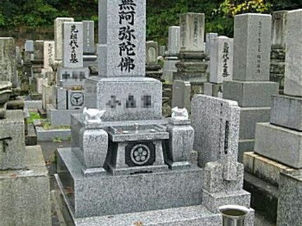 福岡便利屋サービスのお墓参り代行 清掃の写真