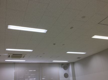 クリーンライフパートナーの店舗、事務所などの照明をキレイにし室内を明るくします!コロナ対策も◎非喫煙者ですの写真