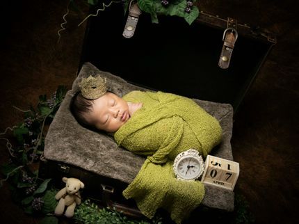 Rev Factoryの男女2名のカメラマンでの撮影になります 生後約1週目から3週目の新生児対象です。の写真