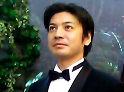 のんびりライフの全てを知り尽くしたブライダル司会者が結婚式代理出席。男女対応OKの写真