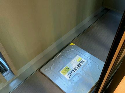 シビー株式会社の【高圧洗浄致します】ベランダ、バルコニーの汚れ、枯れ葉、ヘドロ除去の写真