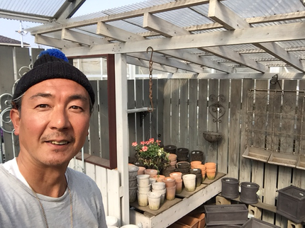 にわらく 庭樂 Niwa-Rakuの優秀技能者表彰を受けた、自分が樹木の環境とお客様の要望を考えて剪定します。の写真