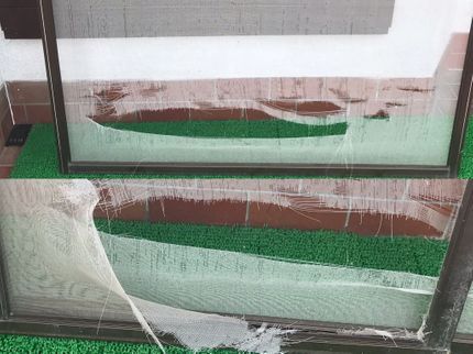 張替工房佐竹の専門店による丁寧な仕上がり!持ち帰り作業!!枠の洗浄します!!! 東海エリアの写真