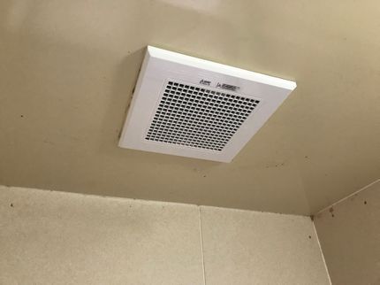 ELXSの【損害保険加入済み◎駐車場代お店負担!】作業外注なし、店長が責任持って対応!の写真