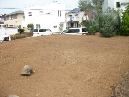 岡野 造園の心に命があるかぎり草取りをしようと思っております、草もこの時期は絶好調ですねの写真