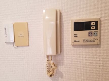 合同会社 タコプロの1人店長が予約からインターホン取付まで対応します!コロナ予防対策での工事です!の写真