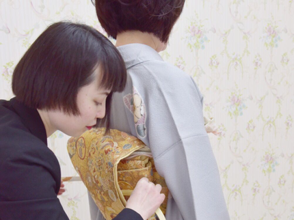着付け師 山村理恵の1級着付け技能士です。ご自宅や、ホテルへの出張可能。楽ちん着付けいたします。の写真