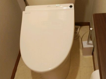 安心の緊急水道のトイレの普通便座及び温水便座(ウォシュレット)の交換の写真
