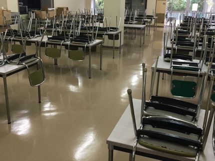 アイクリーンの床洗浄、WAX、店舗様から事務所や施設までお任せ下さい。の写真