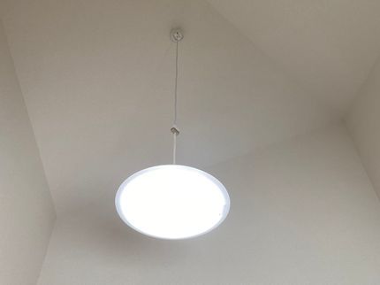 Replusホームの高所の電球交換の写真