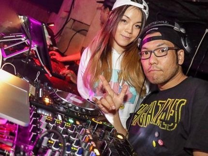 aNYway EVENTSのNYのメディアにも掲載されたNYで活躍している現役DJによる出張DJの写真